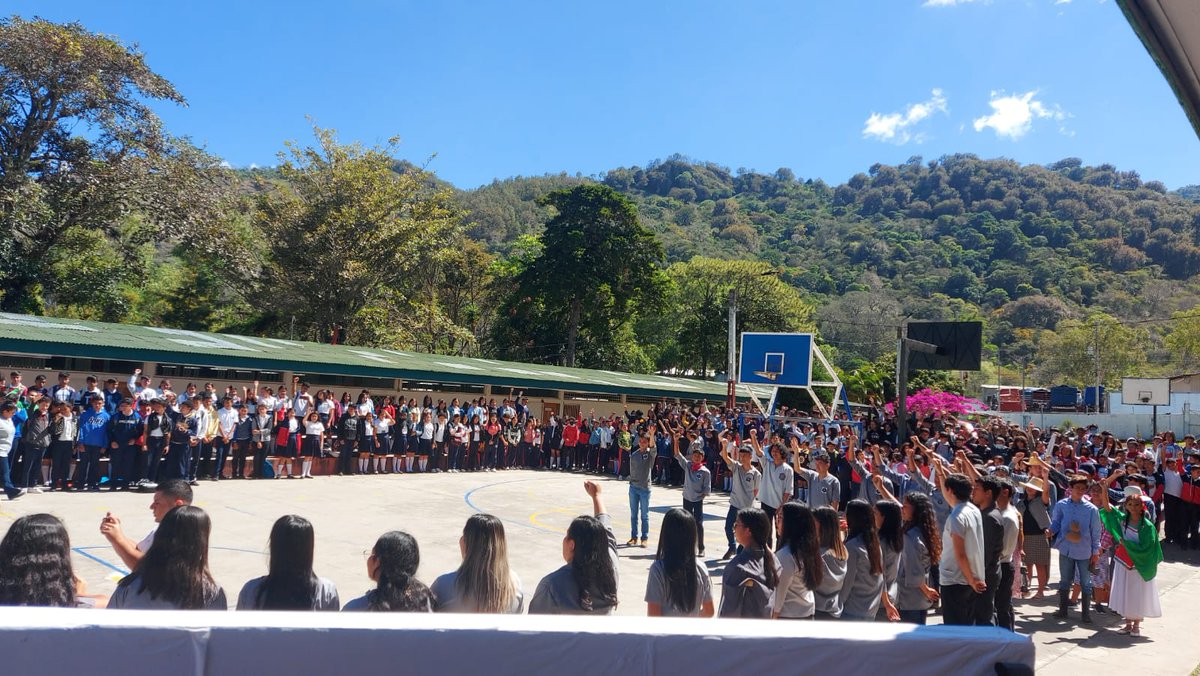 de_jinotega's tweet photo. Celebrando todos y todas el 43 aniversario del inicio de la Gran Cruzada Nacional de Alfabetización.
#FSLNPuñoEnAlto43 https://t.co/WH5NVWwBCK