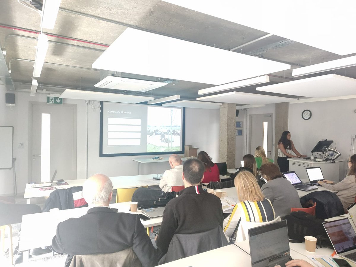 HydrousaProject's tweet image. 💧@Thames21 presenting citizen science modeling and Community engagement for decentralised water solutions
💧What&apos;s the importance of cocreating-circular sites for the wellbeing and the prosperity of a community? #sustainability #naturebasedsolutions #citizensengagement