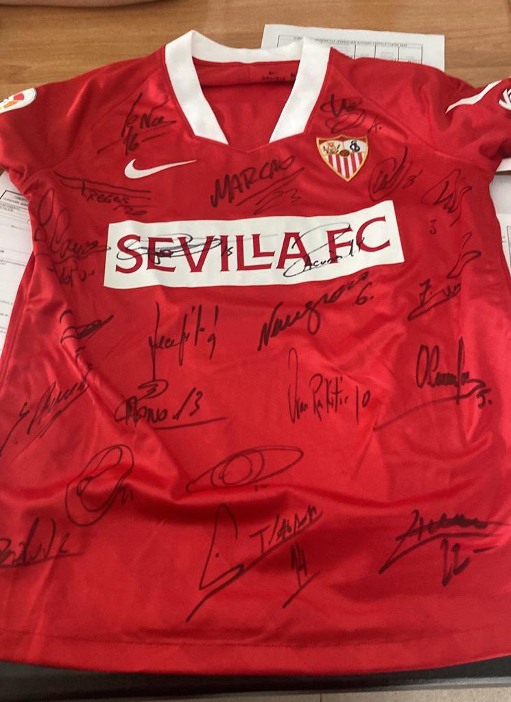 autispal's tweet photo. @SevillaFC muchísimas gracias por esta camiseta que nos habéis enviado. Ha sido todo un detalle!!!! Mil gracias. Toda la familia de Autismo Palencia os estamos muy agradecidos.
💙💙💙💙💙💙💙💙💙 https://t.co/m4lGZbZ2UF