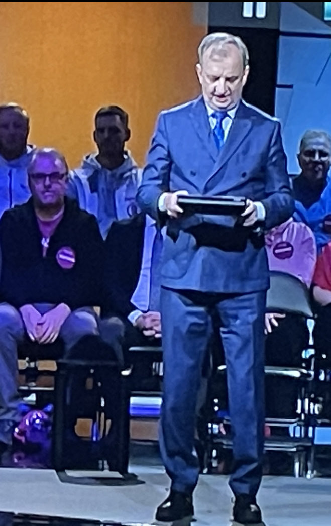 tempusultima's tweet photo. Lukeeko Harkimo jonkun muun kirjoittamaa tekstiä? Sellainen vaikutelma tulee helposti. Jestas. #vaalitentti @yletv1 @hjallisharkimo @LiikeNyt #populismi #tabletti https://t.co/nk3qJY0TIM