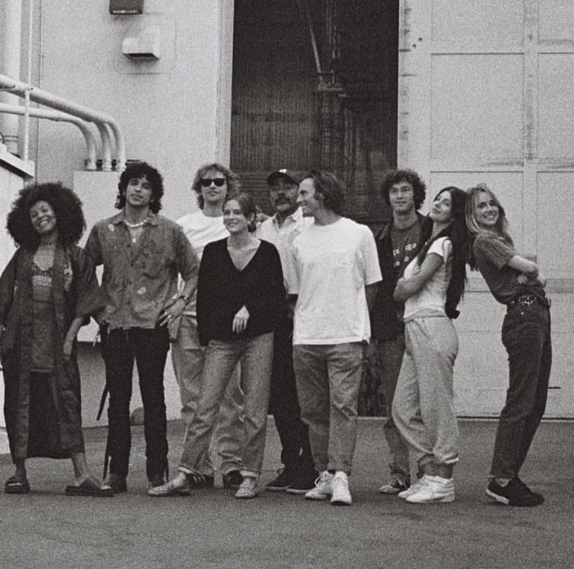 Family ❤️

@daisyjonesand6 @RileyKeough @samclaflin @joshisatree @nabiyahbe @camilamorrone #sebastianchacon #willharrison #tomwright