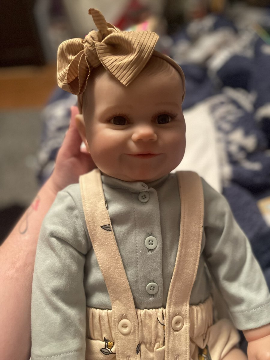 katieday94's tweet photo. Aria wants a “reborn doll” for her bday so a reborn doll is what she got. Now I have to store this creepy thing in my room till her bday 😂😂 https://t.co/IT1TOIrR9m