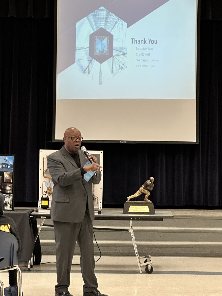 KSTM 7th grade students enjoyed guest speakers today from MCC to talk about future college and career opportunities!  Thank you to Johnny “The Jet” Rodgers and Tim Clark, who helped organize the event with KSTM!  #KSTMproud #OPSProud #PortraitofaGraduate @mccneb