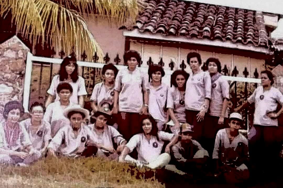 redvolucion_nic's tweet photo. ABRO HILO 🧵
#FSLNPuñoEnAlto43

📸Brigadistas Alfabetizadores nos comparten sus archivos fotográficos de su participación en la Gran Cruzada Nacional de Alfabetización. ✏️📖🇳🇮❤️🖤 https://t.co/3tu6KPsD5M