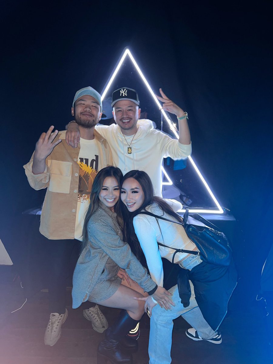 no9to5paychex's tweet image. VALHALLA parties get 🔥 

Hands down the best NFT community I’ve been in.

@LAValhalla #Valhalla #NFTLA