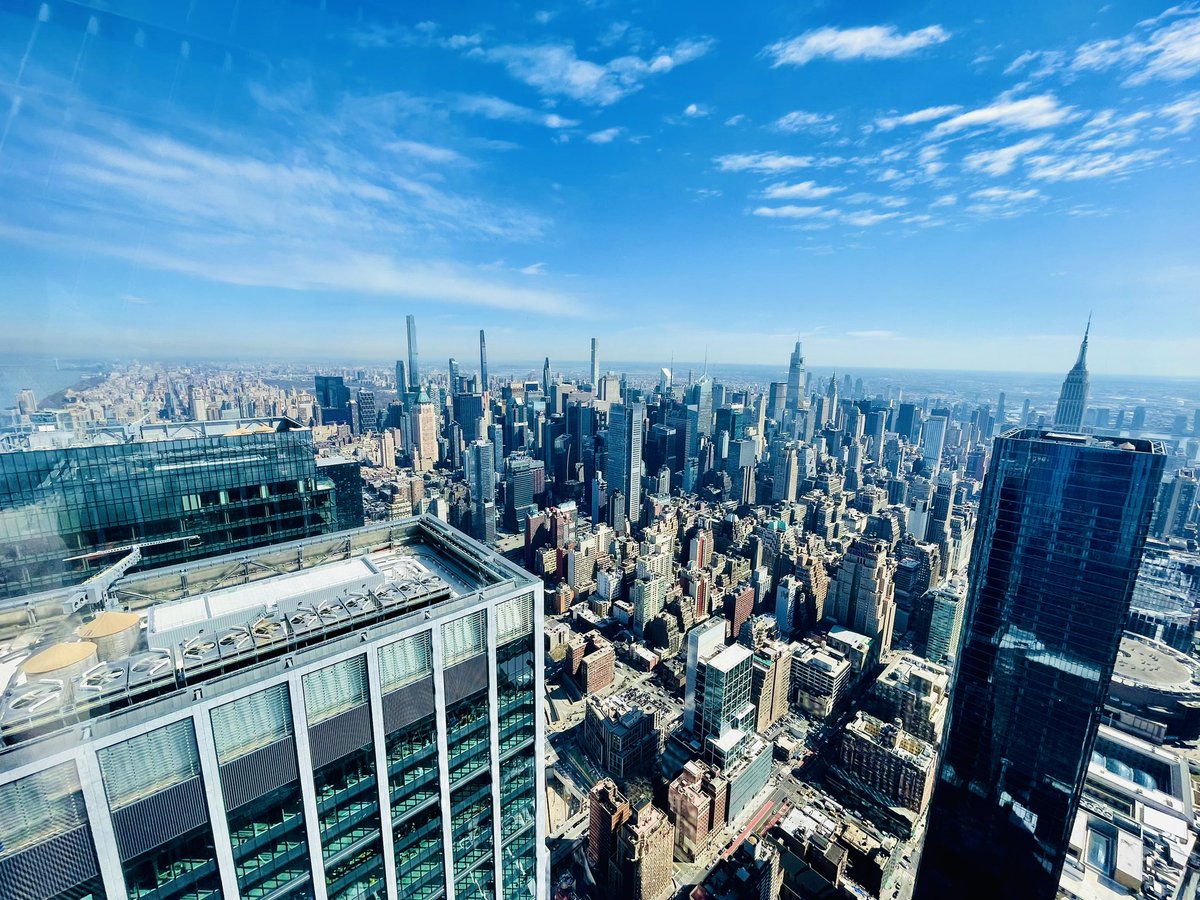 ar2_mx's tweet image. :#Ar2Traveler🦎✈️:
#NYC🗽 #Día6

Último reconocimiento a la gran manzana desde el piso 100 del Edge… prácticamente hemos conquistado los principales miradores de NY, Top of the Rock, Empire State, Summit, One World y este. 

PD: 🏙️