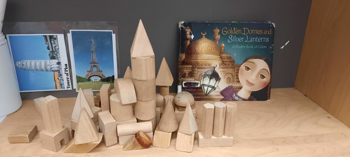 avirginia11's tweet image. Ramadan Mubarak 🌙 
After reading 'In My Mosque', Ss shared what their family do during Ramadam. They used Lego and other looseparts to show and share their experiences. #smallmoments @TDSB_Grenoble #3Dfigures @Michell67291739