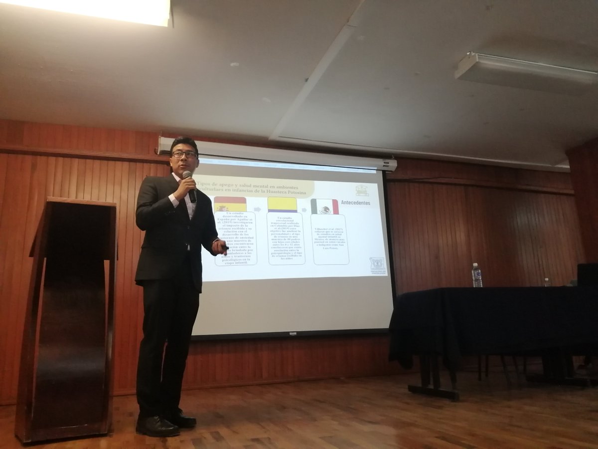 En el coloquio del doctorado en psicología de <a href="/UaslpPsicologia/">Facultad de Psicologia - UASLP</a> de <a href="/LaUASLP/">UASLP</a> #Ciencia ✴️