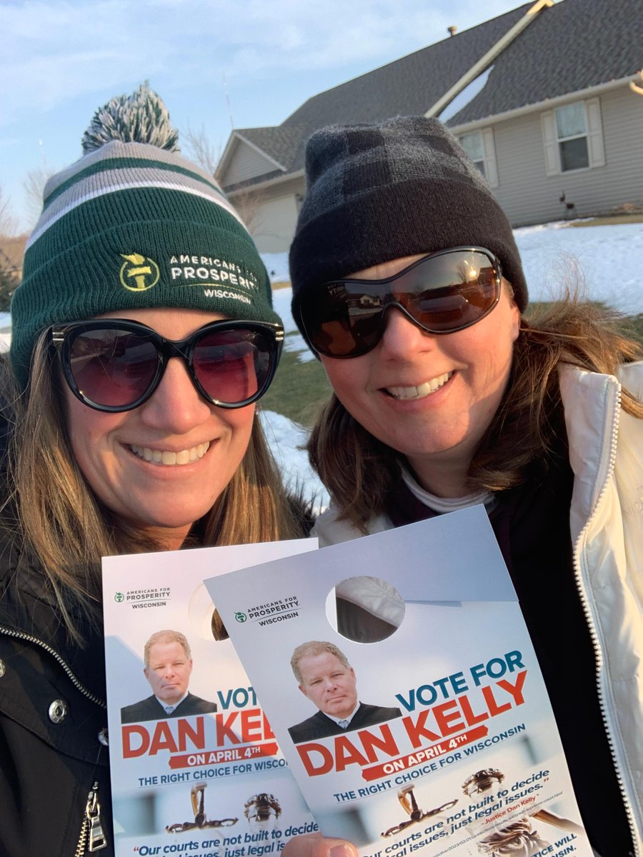 AFPWI's tweet photo. In #Wisconsin we sing πΆ "from lake to shining lake" πΆ as we cross the state championing for constitutional rights! Dan Kelly as our next Supreme Court Justice will keep WI a free and safe place to live! #VoteKelly on the 4th!
#Appleton #ShellLake #Oconomowoc #Sheboygan https://t.co/oB82zTPFos