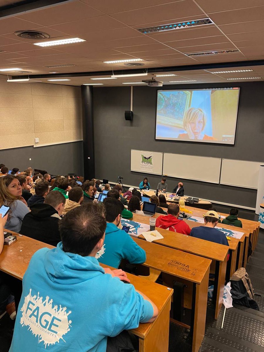 La_FAGE's tweet photo. [#SNEE 🗣️]  

 Lancement de la première table ronde du week-end : "La vie #étudiante, un enjeu d'émancipation pour les étudiantEs" 

➡️ Un temps fort afin d'échanger sur la place de la vie étudiante dans le paysage de l'ESR depuis la crise sanitaire et dans les années à venir. https://t.co/YWaDmWXxrP