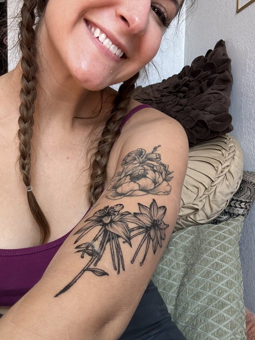 New tattoo 🥰 https://t.co/gn0Bko1dh1