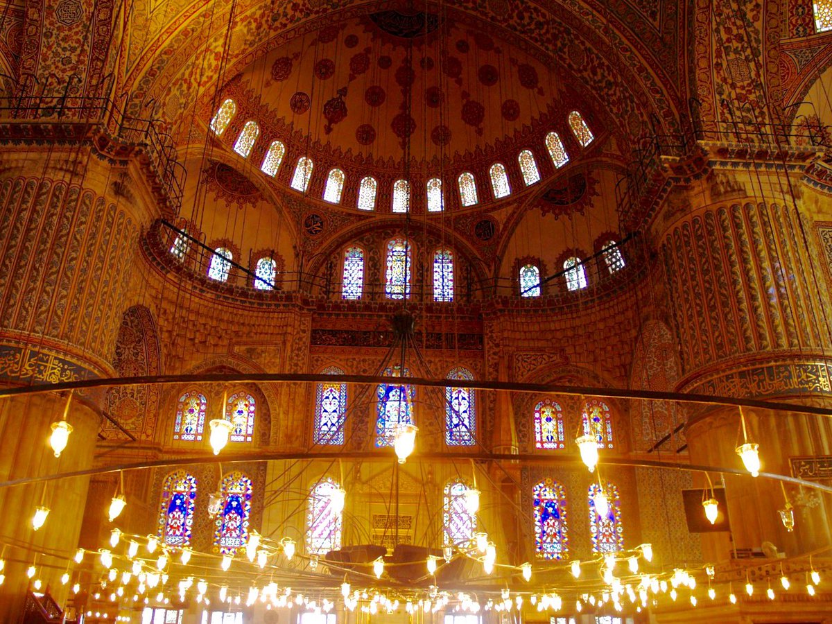 gfpuyana's tweet photo. @BraydenCreation #lowlight #moske #istanbul https://t.co/13Qiigp5gr