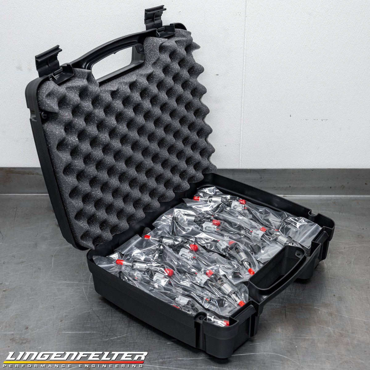 LingenfelterLPE's tweet image. What's in the case? 👀

#Lingenfelter High-Flow DI Fuel Injectors engineered to increase flow by up to 122% in your Gen V GM V8 &amp;amp; V6 DI engines, that's what!🔥Paired perfectly with Ignite Racing Fuel 🌽⛽

IN STOCK NOW 👇
🔗lingenfelter.com/product/L73011…

#LT4 #LT1 #L86 #L83 #GenV