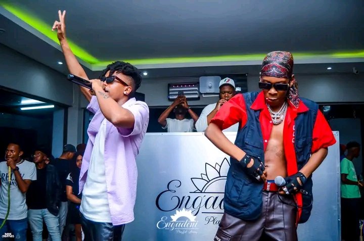 ImageRsa's tweet photo. Engadeni × SAHipHop
@MajorSteez_za × @MagleraDoeBoy ×
@BigStar_Live × @TouchlineTruth × @LokiOfficial 

📸:@ImageRsa 💎

#SAHiphop #pen&amp; #paper #snaps #imagecreatives #nikon #godox #musician #liveevents #photosoftheday #hiphop #clubs #photography https://t.co/SS8UXAOVYO