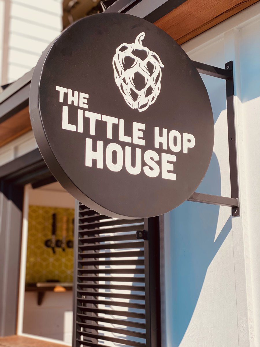 NewSchoolBeer's tweet image. Little Hop House is the tiniest taproom from one of Portland's smallest breweries. Opening soon in SW PDX newschoolbeer.com/home/2023/3/li…

#inpdx #swpdx #pdxbeer #littlehopbrewing #littlehophouse #thisisportland #pdxnow #pdx #pdxbars #pdxdrinks