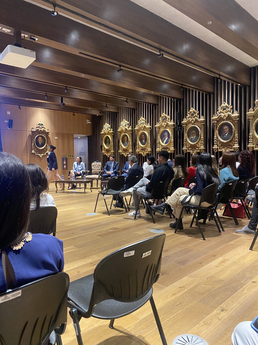 CryptoversePlaX's tweet photo. Hoy estamos compartiendo en el foro en la Asamblea Legislativa Costa Rica : Retos y oportunidades en crypto activos creciendo en una economía digital
#johanaobando#bitcoin#metaverso https://t.co/lvMU86LsSd