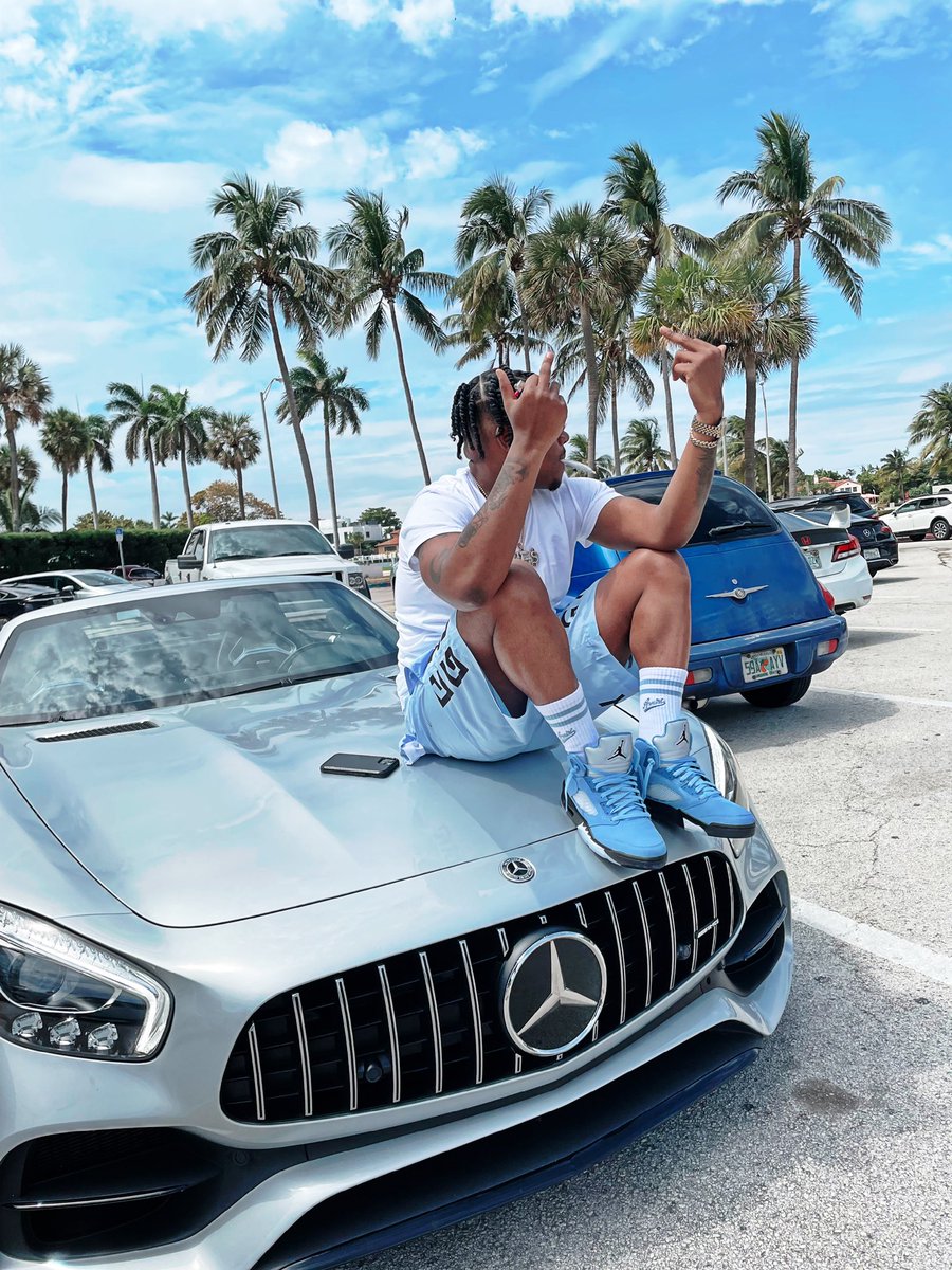BigFreddie5700's tweet photo. Momma Made A Goat This Day 3/23❤️🤍🖤 https://t.co/PXFqsERDaU