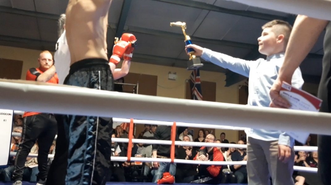 Sponsors again this year for last week's Charity Fight Night in aid of supporting charity CRY (cardiac risk in the young).
Along with our young representative, Riley awarding the trophies to the fighters.

A great evening had by all 🥊
#sponsors #charity