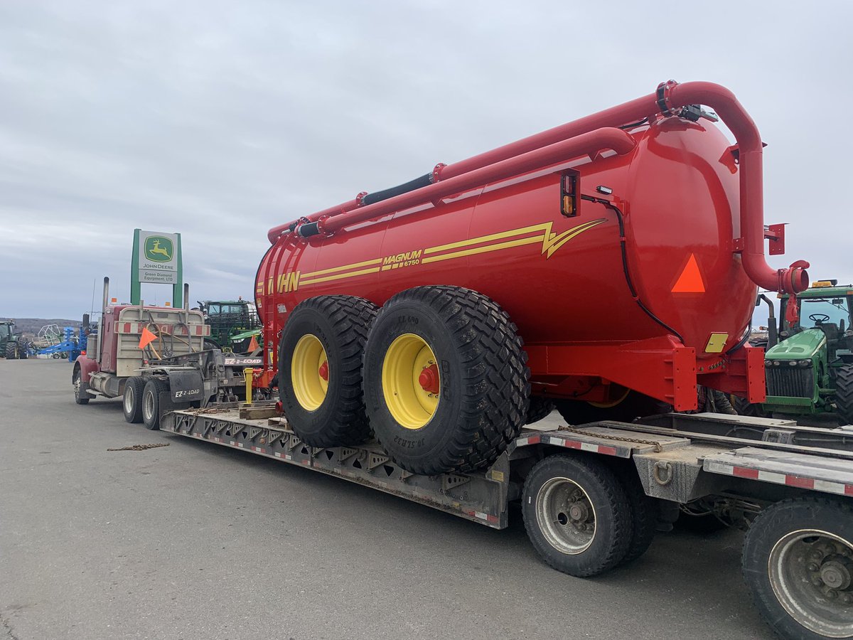 Logan_Stephens5's tweet photo. Nice Nuhn 6750Gal Manure Tank loaded to head to NFLD just in time for spring! @GDEquipment @NuhnInd https://t.co/QaccbVtuMz