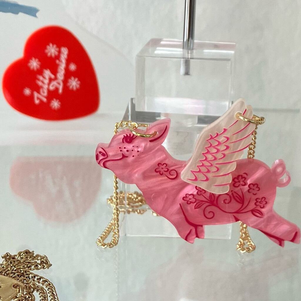 onebrowncow's tweet photo. I have just started to put out our latest delivery of fabulous, fun, quirky, colourful, original handmade acrylic jewellery by Tatty Devine.

Featuring Pigs Might Fly pendant, Blue Tit necklace, Volume Knob pendant, Vintage Teapot pendant, Lipstick Kiss … https://t.co/jZbKI9m4Oq https://t.co/jMolYII8wi