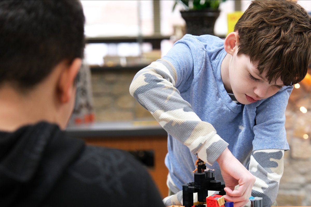 62schools's tweet photo. 4th and 5th graders at Central had the opportunity to share a unique talent or passion as part of the school's "Maker Faire."  Held earlier this month, the Maker Faire encourages creativity, collaboration, and connection to the community (to name a few). #62CE #62learns #62united https://t.co/nhweMH4n5O
