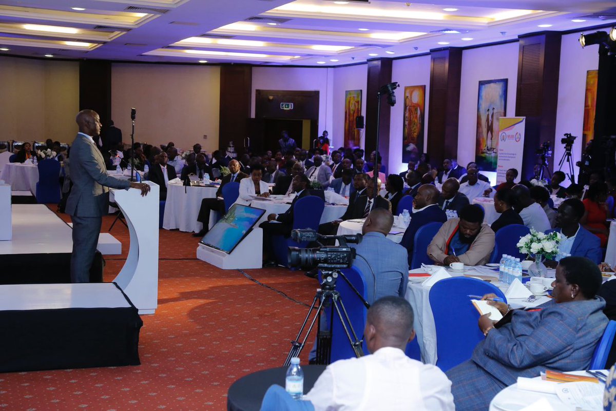 VickyVaroh's tweet photo. Conducting regular Debt Sustainability Analysis Reports is the best practice for countries to identify risks & vulnerabilities associated with the debt profie and is a key tool for debt management in Uganda.
#UgDebtAndDevelopment
#UGDebt2023
@CSBAGUGANDA @MoICT_Ug https://t.co/OWqYHY2Gtd