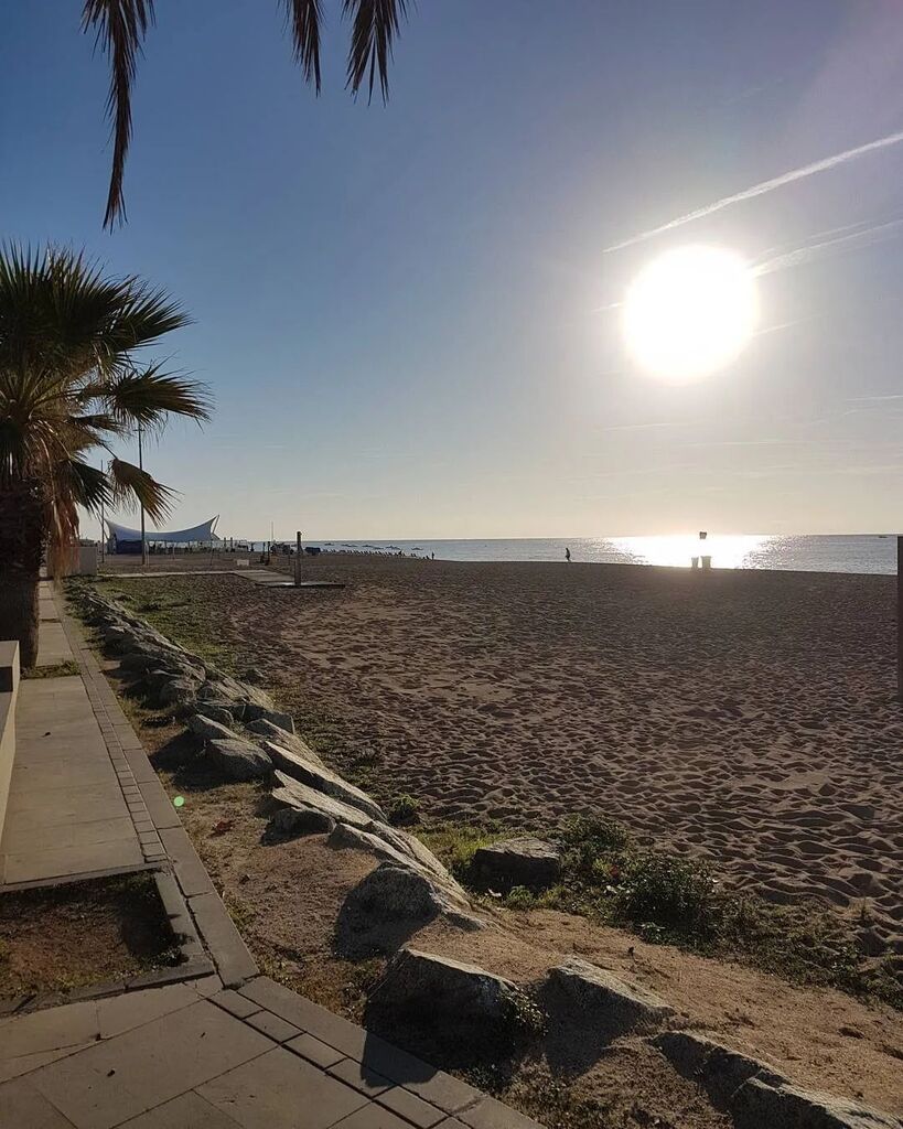VacancesPref's tweet photo. How sweet the morning air is 🌞 #Calella #costabrava #spain #beach #sunrise  #travelandlife #inspiration #passportready #travelandfood #lovetotravel #darlingescapes #passportlife #healthylife #people #smile #vacances #montreal #preferencevacations #ou… https://t.co/wb8S5v87TD https://t.co/41RB7tUntV