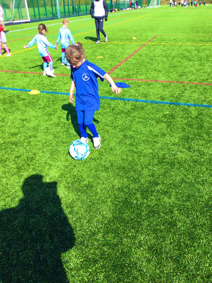 sunnybankschool's tweet photo. Fantastic football skills and teamwork on show this morning with @Year1SunnyBank and @Year2sunnybank girls. Rain or sunshine, they had a fantastic time and were great ambassadors for our school #werespect #weaccept #happy #proud https://t.co/ge6dV22BBx