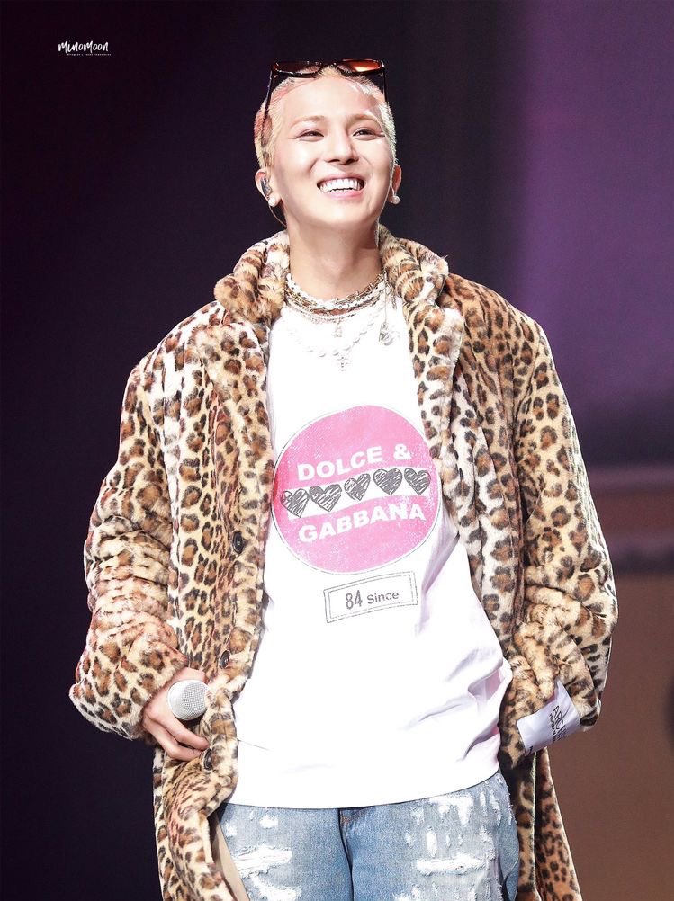 innercircleww's tweet photo. We will wait until we see your warm, bright smile again. 

Serve well and stay healthy, our MINO. 

#30프레임_1초정도_송민호_다시만날봄까지 #InfinityAndBeyondWithMINO 
#MINO #송민호 
@official_mino_ @yginnercircle https://t.co/kM8U9xiH3F