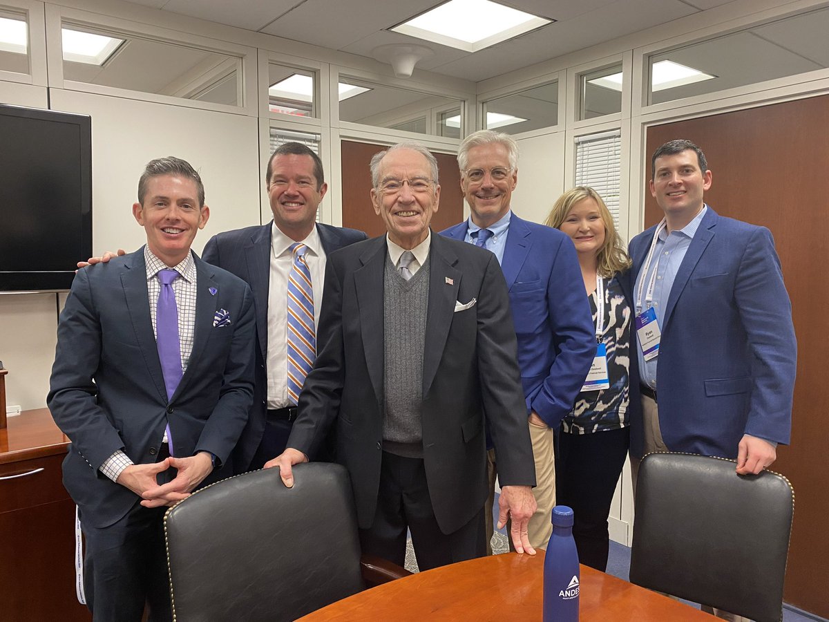 ChuckGrassley's tweet photo. Mtg w Iowans from Finseca issues: insurance +tax cuts &amp; jobs act +helping retirees https://t.co/jZeddZ03Qw