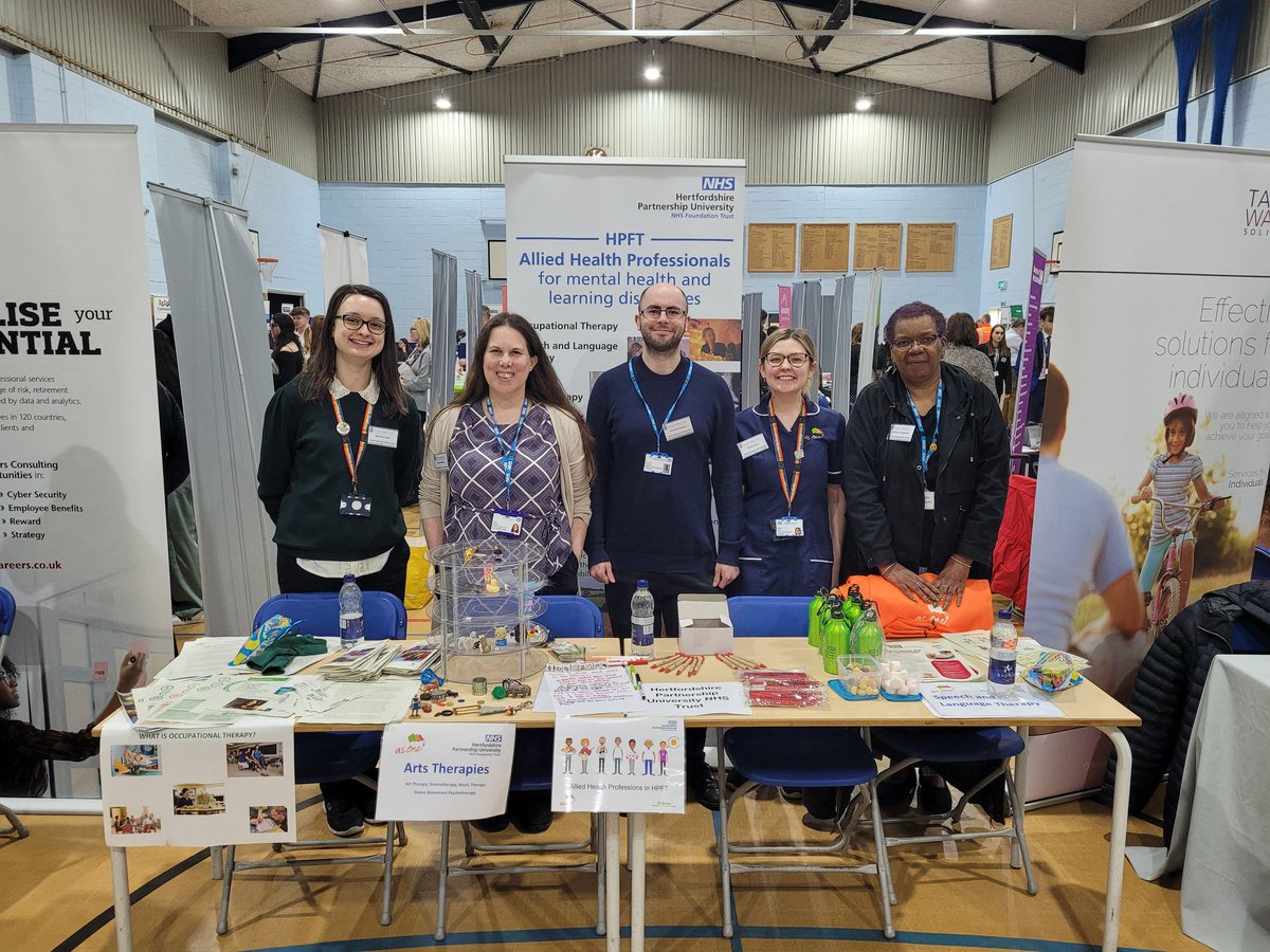 michela_clarke's tweet photo. Allied Health Professions and nursing representing at Sir John Lawes career fair! @HPFT_NHS https://t.co/IPxaR03EEh