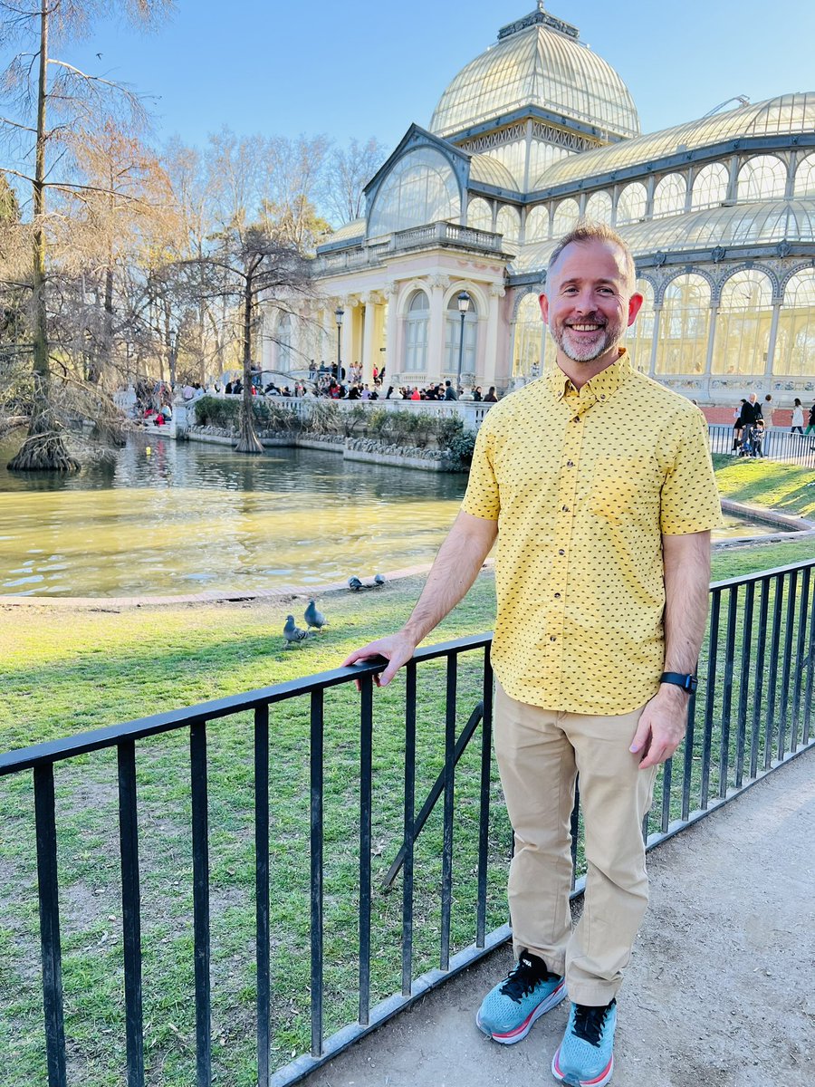 March is #ColorectalCancerAwarenessMonth and also spring break! What better way to have crossed the 45 mile mark in just 9 days for #RideorStrideFor45 while walking through the streets of beautiful Spain 🇪🇸 with family! #GetScreened @AmCollegeGastro @ScottALarsonMD