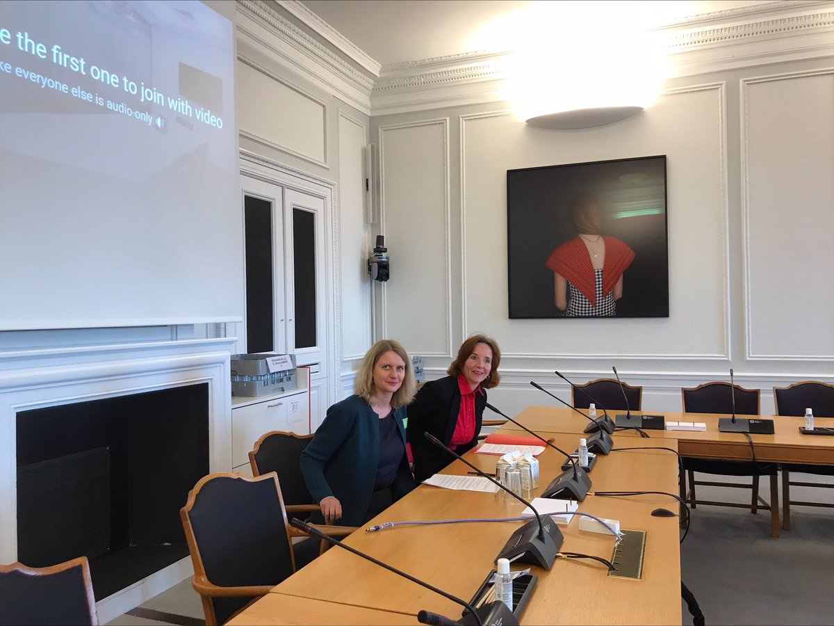 Elna Sondergaard (@elnasondergaard) on Twitter photo Tortur bliver kriminaliseret i dansk ret, jf <a href="/PHummelgaard/">Peter Hummelgaard</a>. I dag forklarede vi og <a href="/amnestydk/">Amnesty International Danmark</a> overfor Folketingets Retsudvalg, hvordan det bør ske: 1: alle torturformer (fysisk og psykisk) 2: begået i fred og under konflikter 3: høj strafferamme. Tak til <a href="/MF_K_Lorentzen/">Karina Lorentzen D.</a> mfl Tortur bliver kriminaliseret i dansk ret, jf <a href="/PHummelgaard/">Peter Hummelgaard</a>. I dag forklarede vi og <a href="/amnestydk/">Amnesty International Danmark</a> overfor Folketingets Retsudvalg, hvordan det bør ske: 1: alle torturformer (fysisk og psykisk) 2: begået i fred og under konflikter 3: høj strafferamme. Tak til <a href="/MF_K_Lorentzen/">Karina Lorentzen D.</a> mfl