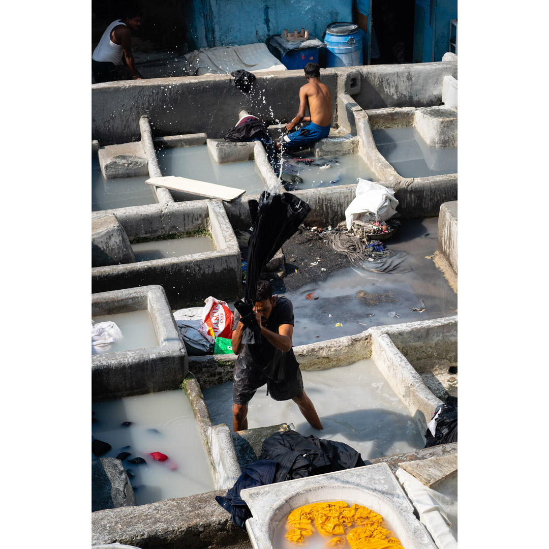 frenchstreeter's tweet photo. Open air laundries, also known as Dhobi Ghats, are a common sight in Mumbai, India. They are outdoor washing areas where laundry is washed, dried, and ironed by local washermen known as dhobis.
#streetphotography #photodocumentary #photojournalism #travelphotography https://t.co/mrDPFLENnb