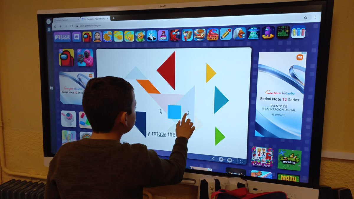 Tangram interactivo

kevin.games/art