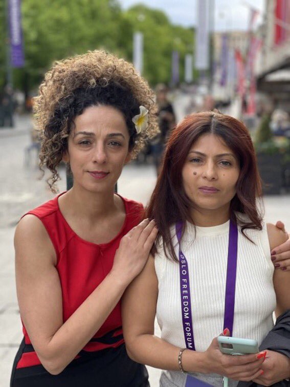 Ne me souhaitez pas un joyeux Ramadan; Mais souvenez-vous avec moi de mes sœurs iraniennes qui veulent être libérées de la malédiction du hijab. 

Le Shah tombera et la femme vaincra.