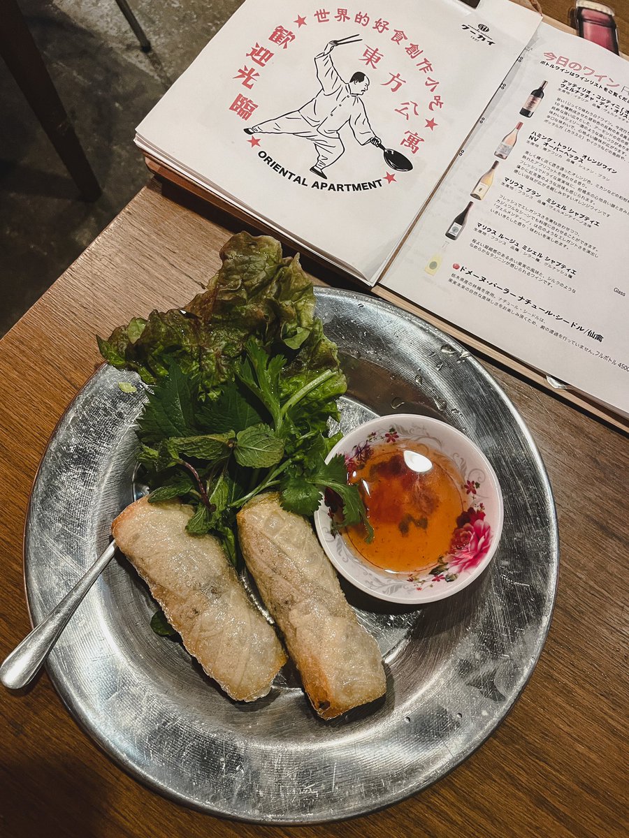kobamiho52c's tweet photo. エスニック料理の魅力をギュギュッと詰め込んだようなお店が、茅ヶ崎に。

創作多国籍料理の「クーカイ」

スパイスやハーブの効いたアジアン料理を中心に、アジアのビールやワインなども。まるで、アジアの酒場へ小旅行。店内はレトロポップで雑多な可愛さ。エスニック好きにはたまらないお店。 https://t.co/LJAI8Biw8t