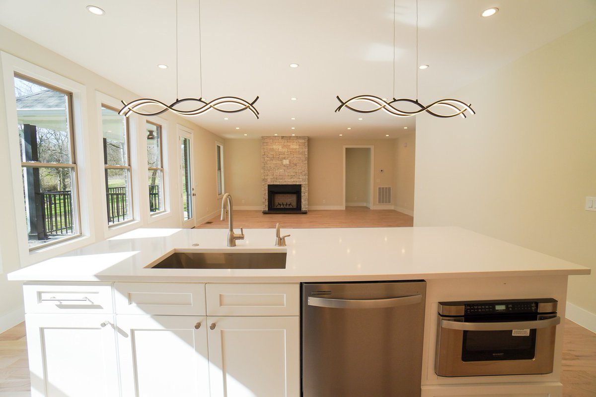 Tenn_Homes's tweet photo. Love this modern spin on the standard kitchen island pendant light!

📍 1785 Shagbark Way, Gallatin, TN
🛏️ 4
🛁 3
🏠 2,755 sq.ft.
$648,600
MLS: 2498374
Listing courtesy of: simpliHOM
#homeforsale #nashvillerealestate #tennesseehomes #tnhomes #homesearch #gallatin #sumnercounty https://t.co/bEXzpJfymk