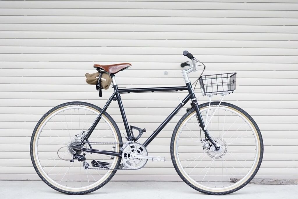 OuterShellAdven's tweet image. An everday cruiser by @cultureclub_ngy 🫶

.
.
.

#outershell #simworks #bikebag #bikepackinglife #gravelgrinding #bikecamping #handlebarbag #explorebybike #adventurebybike #bikeshots #gravelbike #middleofnowhere #graveltravel #viewfromthesaddle #cyclingmotivation #roadporn #…