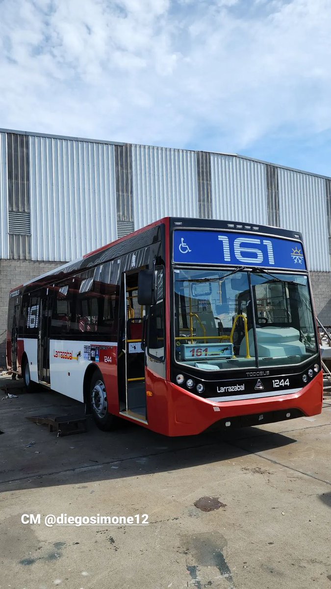 CiudadDeBondis's tweet photo. 🚍 Lo próximo qué viene en el grupo #DOTA 🐝. 0km #Todobus Retiro para las #Linea146 #Linea76 #Linea5 y #Linea161
📸 Instagram Todobus https://t.co/Qkvi7Old8O