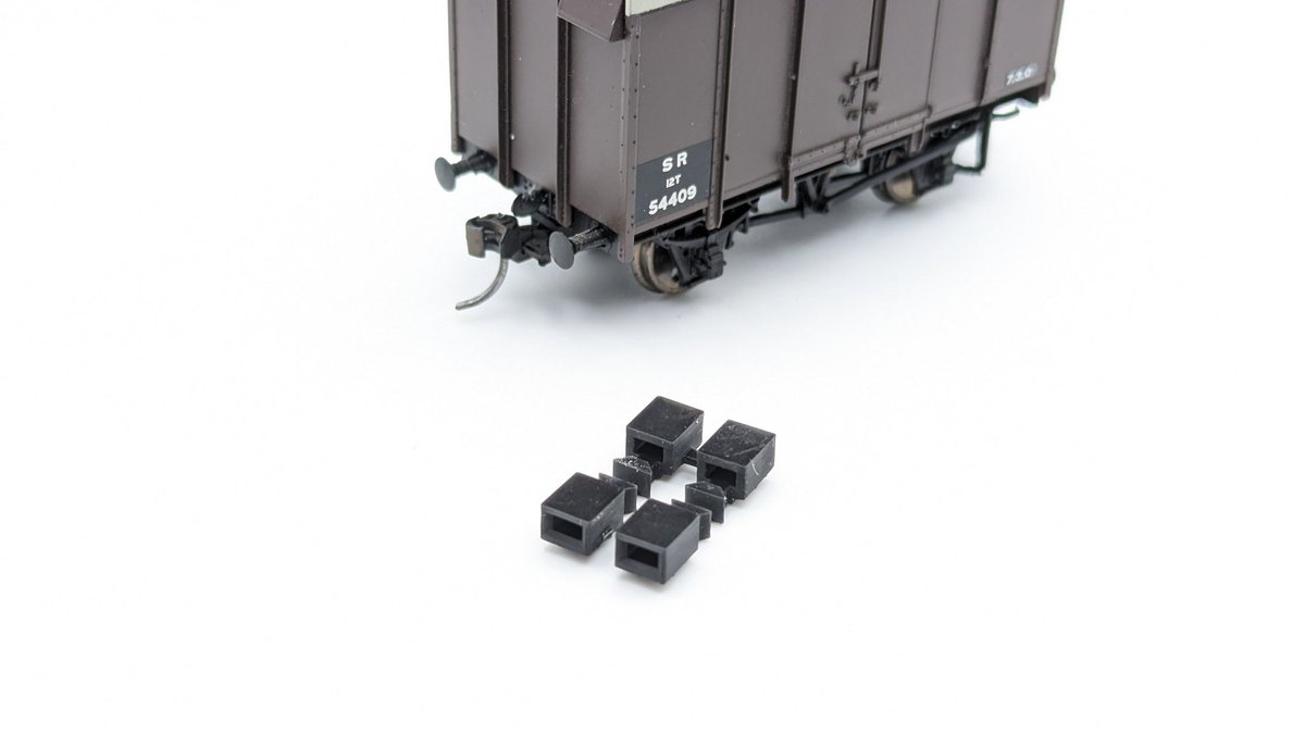 MattwicksBMR's tweet photo. A couple of new products on Made Me and eBay this weekend...
Bachmann Van with cranked coupling has now been fixed with a new right height NEM pocket. 

Price range £4-8

Available in 4x and 16x

https://t.co/tDYctrxqKG

#Vectis3DModel #3DPrint #NEM #RightHeight #Bachmann #Van https://t.co/w4AypTpbt4