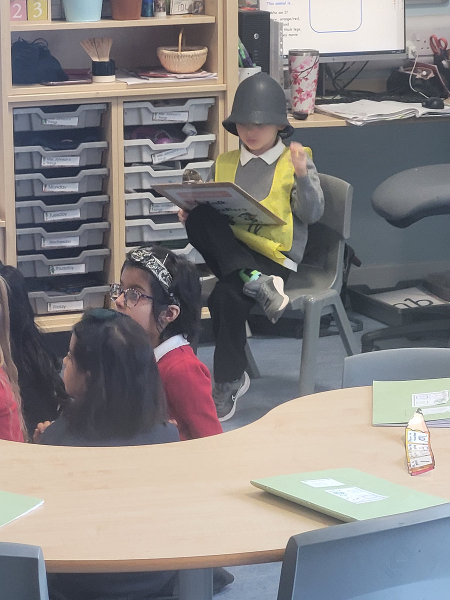 A fantastic morning <a href="/RosebankPS/">RosebankPS</a> listening to how they are implementing oracy skills. Mrs Clarke is an inspiration, we thoroughly enjoyed our visit. So glad to hear our link with @voice21oracy is improving the outcomes for our young people in Dundee #DundeeLearning <a href="/PFlemingHT/">Paul Fleming</a>