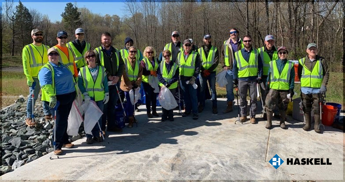 HaskellCo's tweet photo. Haskell &amp; the Crowder-Garney joint venture participated in “A Walk in the Park” Long Creek Greenway cleanup on Tuesday. Alongside Charlotte-Mecklenburg Storm Water Services and Parks &amp; Recreation, over 40 bags of trash were collected from the greenway! @CLTWater @StormWaterCM https://t.co/yVZ01NISXX