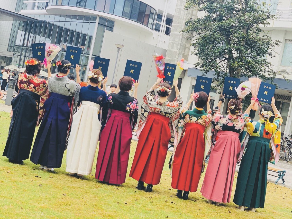 IKASAMA_RIDER's tweet photo. 本日、鹿児島大学の卒業式・修了式が行われました🌸

ご卒業、修了された皆さま本当におめでとうございます💐👏

如何様ライダーでも沢山の先輩方が卒業、修了されました🎓

皆さまの新たな門出を心から応援しています😌

先輩方の素敵な晴れ姿をちょこっとお見せします😽💕

 #如何様ライダー https://t.co/a5aiIc92fn