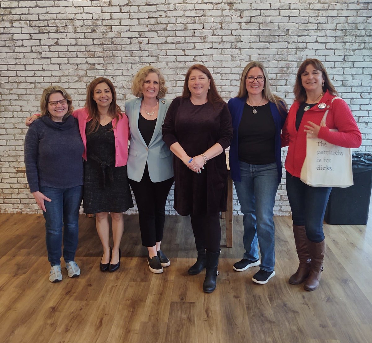 Recently kicked off 2023 campaign w/ <a href="/JenniferWexton/">Jennifer Wexton</a> 
Wexton won my district w/ 60% of the vote in '22 &amp; McCauliffe took 57% in '21!  But I'm not taking anything for granted when the Gov &amp; other operatives are targeting Loudoun.  Help the campaign here: bit.ly/BriskmanActBlue