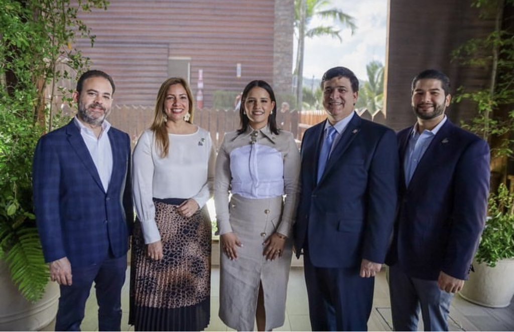 CamaraPOP's tweet photo. Encuentro “Importancia de la Representación Femenina en los Sectores Productivos”, organizado por la Cámara de Comercio y Producción de la Vega, con la disertación de la Vicepresidenta de la República, Raquel Peña @mileykabrugal  

#CamaraPuertoPlata https://t.co/WwRfkQIaB9
