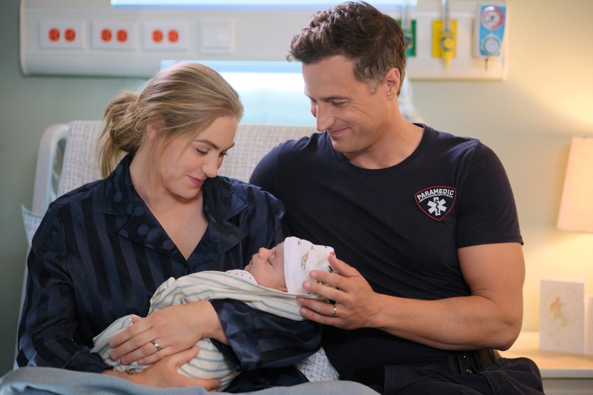 chesapeake_tv's tweet photo. Hopefully we'll get to see these 3 again one day🤞🙏 @Daily_Express @BrendanJPenny @JessicaRSipos @hallmarkchannel @SCHeartHome @DPaulsonProds @HMNow @peacock #Chessies #MoreObriens #ChesapeakeChristmas #ChesapeakeShores #Karah https://t.co/rXzHOQdlTk