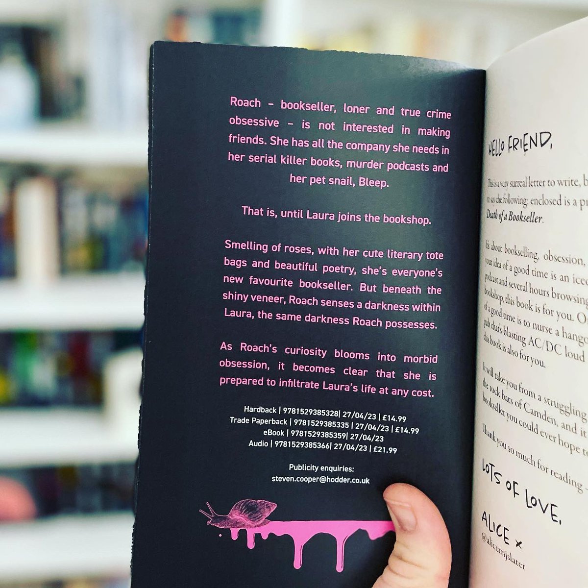 My review for @alicemjslater’s deliciously dark #DeathOfABookseller is up on my #bookstagram 🐌

“…builds suspense like a ticking time bomb and as a reader we are always on the edge…”

instagram.com/p/CqIfubpIkMH/…

#BookTwitter #booktwt #bookreview #bookblogger