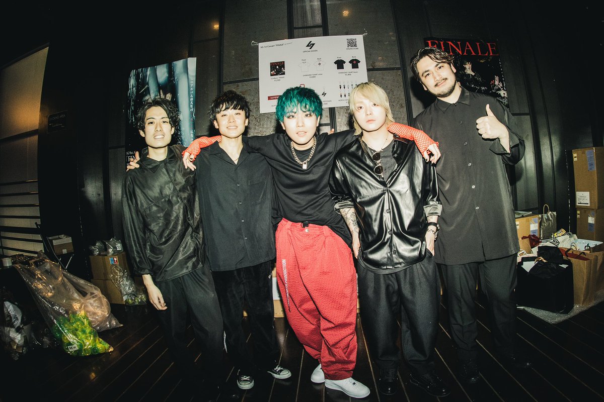 SG_A11's tweet image. 改めて、
SG 1st Concert "FINALE" #SGproject 
ありがとうございました

プロジェクトに関わってくれた仲間やバンドメンバー、SGEクルーそしてあなた

本当にありがとうございました

これから始まる壮絶な物語の1ページ目を
共にできて嬉しかった

これからもどうぞよろしくお願いします

#SG_FINALE