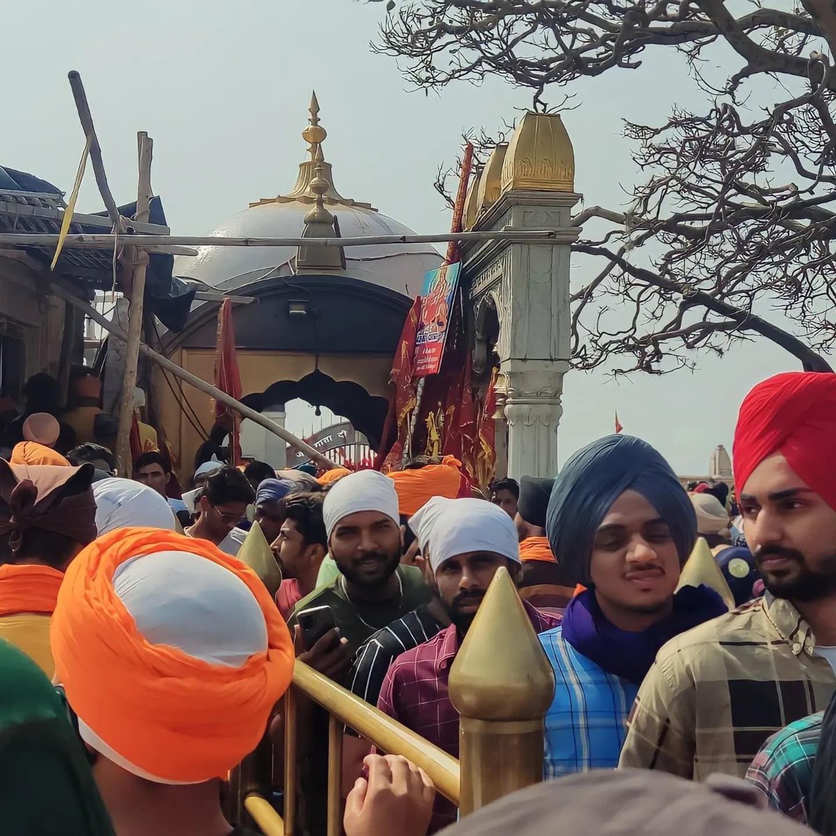 puneet_sahani's tweet photo. Despite century of lies, distortions, #Hindu hatred by SGPC —#Sikhs still throng to Ma Naina Devi ShaktiPeeth.
The shrine were #GuruGobindSingh had performed a Hom to Chandi/Devi prior to creation of Khalsa for the cause of DharamYudh (righteous war).
We’re ONE!
#NavratriFestival https://t.co/3GUtHX40al